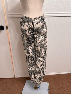 Zara Woman Cream and Black Floral Tapered Pants